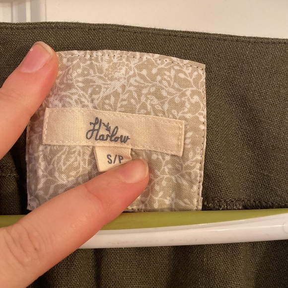 Harlow V-Neck Linen T-Shirt - Picture 3 of 6